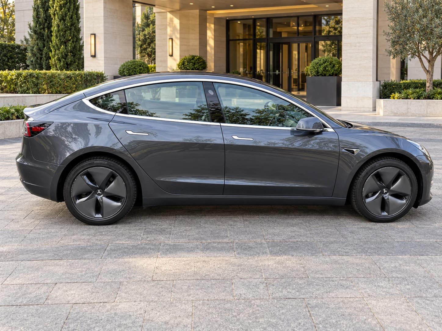 Tesla Model 3, right side